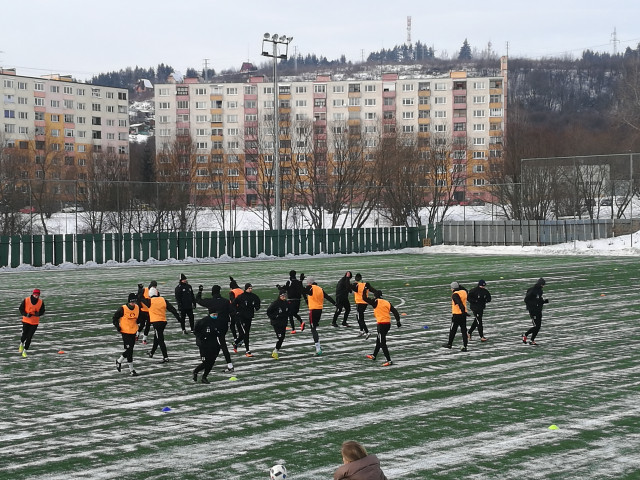 V sobotu o 10:30 prípravný zápas na umelej tráve 